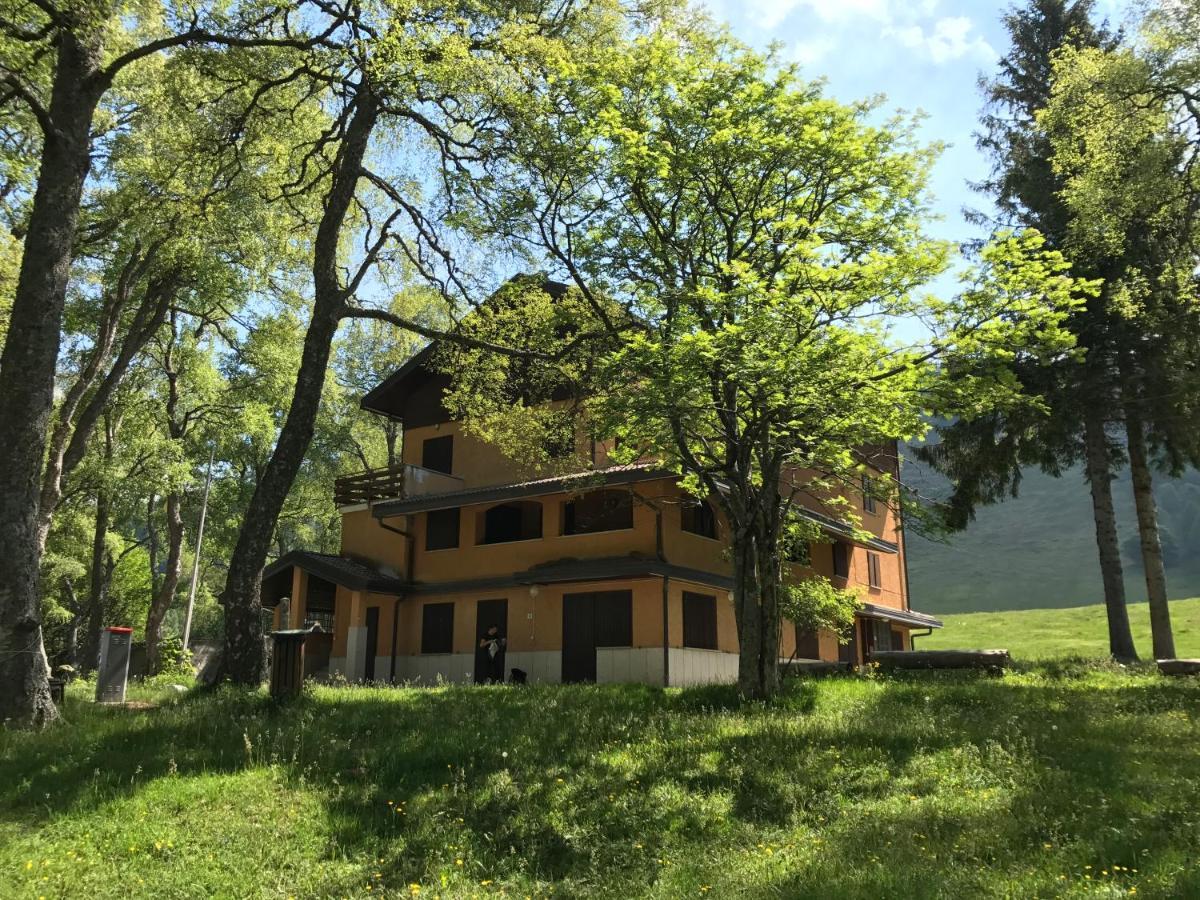 La Capanna Apartment Margno Bagian luar foto