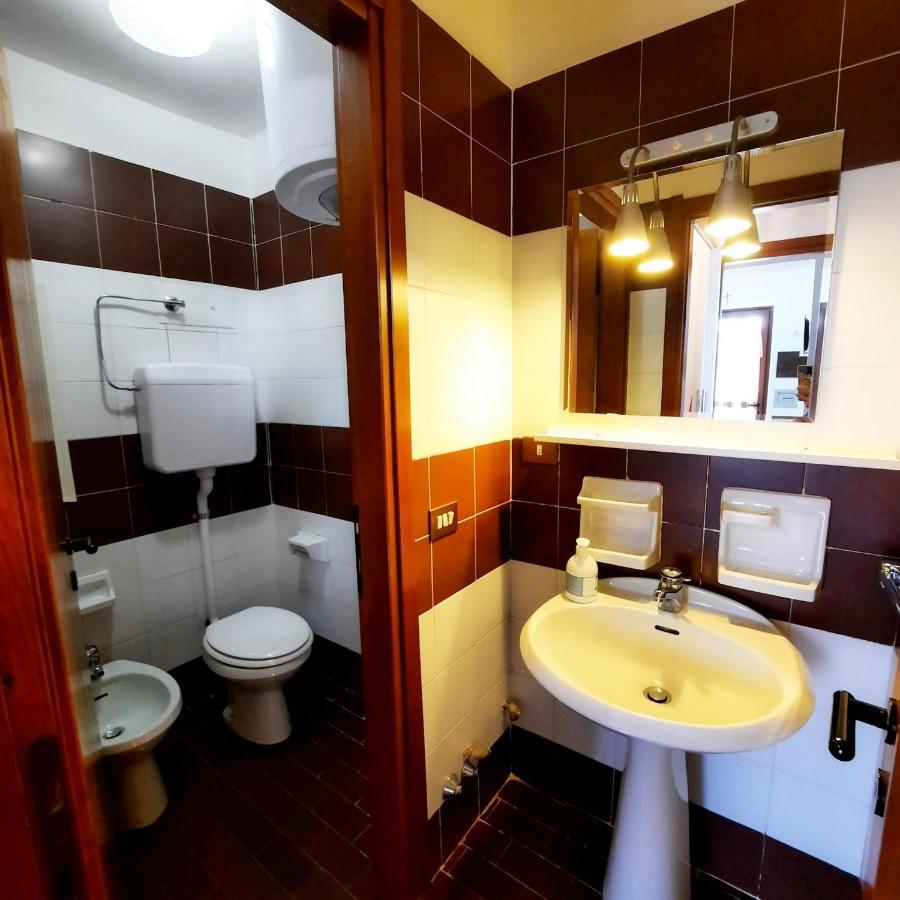 La Capanna Apartment Margno Bagian luar foto